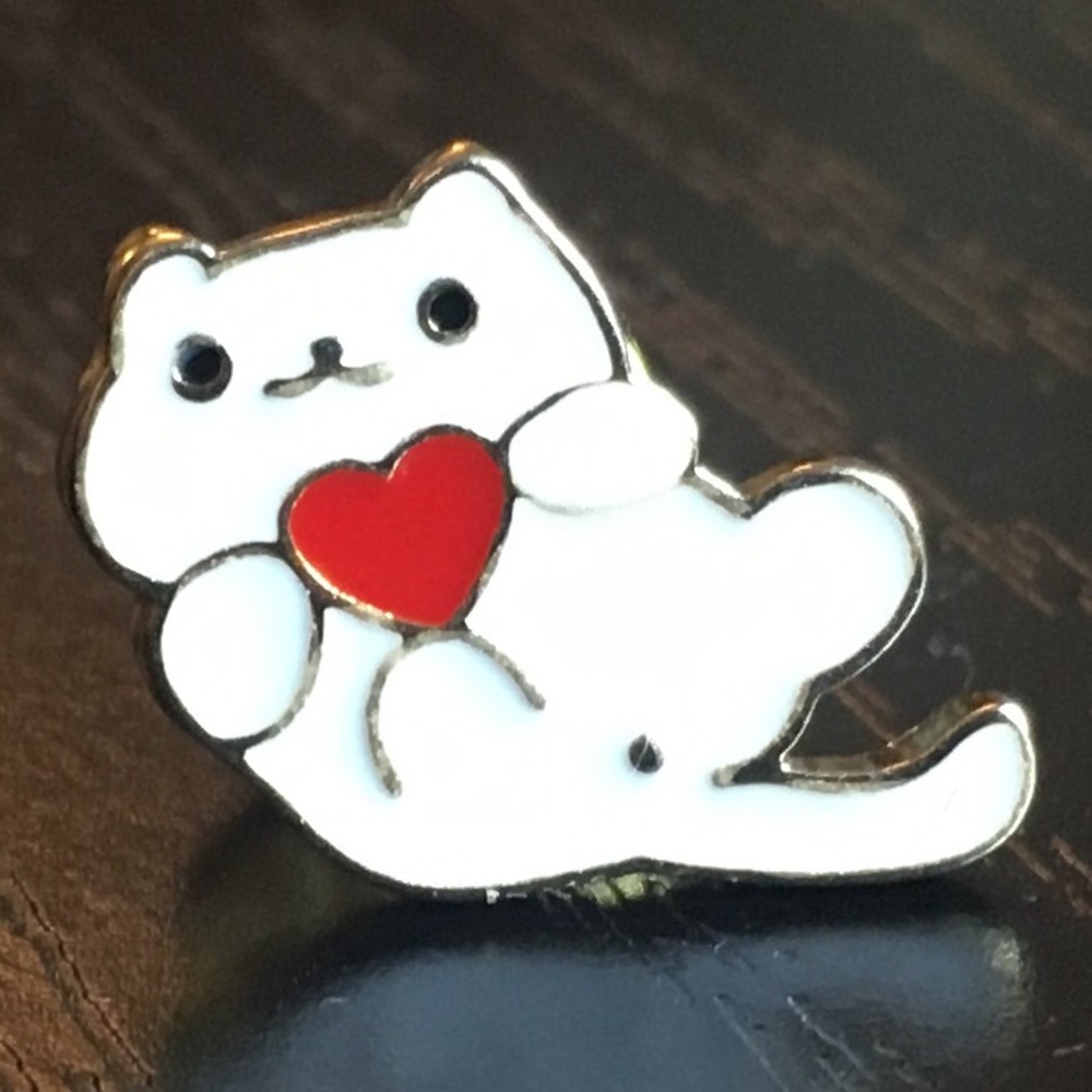 Cat & heart pin 🐈❤️